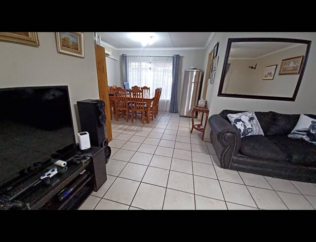 3 BEDROOM TOWNHOUSE FOR SALE IN ANNLIN